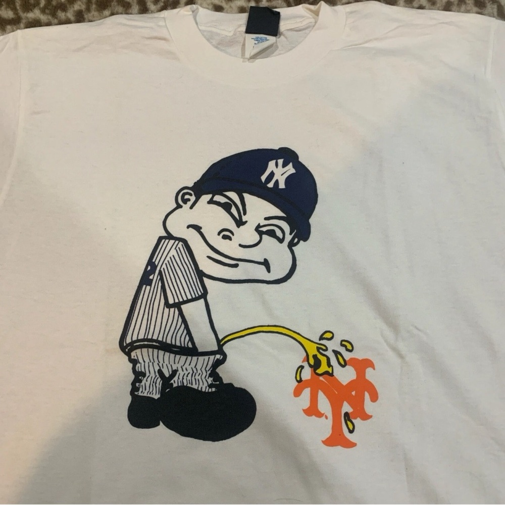 Vintage Yankees vs Mets shirt on a mickey unlimited shirt one size fits most